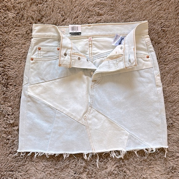 Levis Denim Skirt - Picture 3 of 6